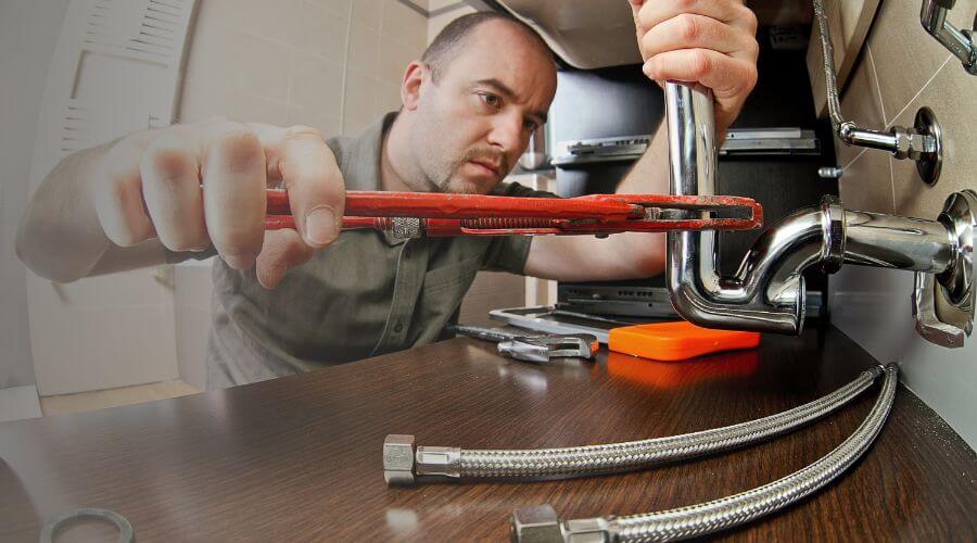 Expert burst pipe repair services in Coweta, OK